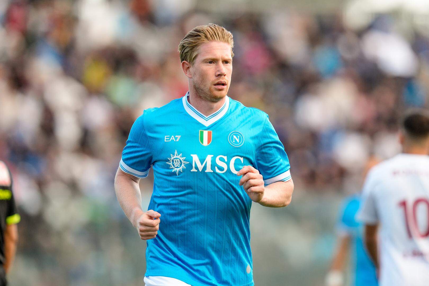 CĐV Napoli chỉ trích De Bruyne vì thừa cân, gợi nhớ vụ Guardiola "trách mắng" học trò