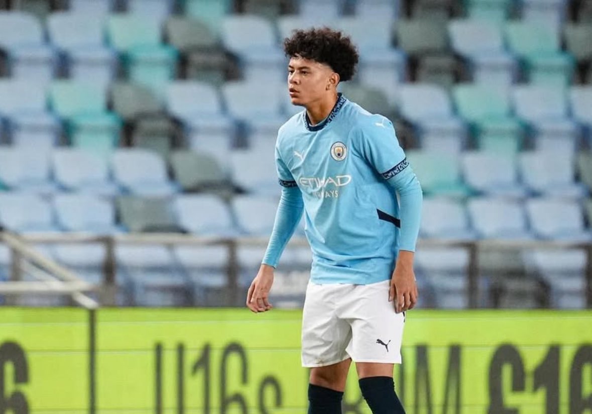 Man City trói chân tài năng trẻ Dante Headley bằng hợp đồng dài hạn