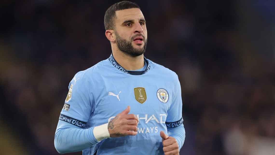 Fenerbahce chèo kéo Kyle Walker rời Man City
