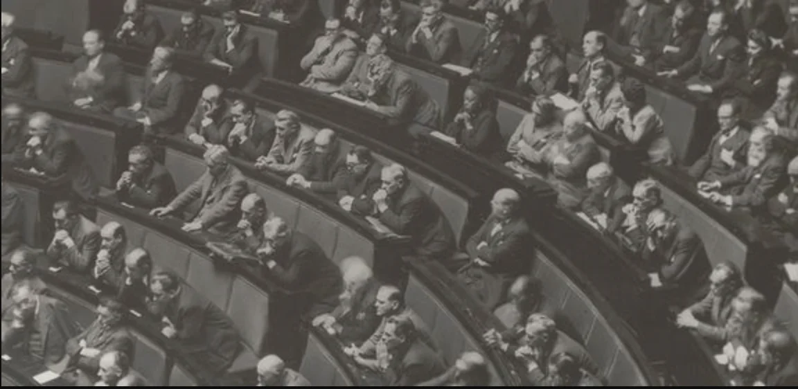 Députées en 1945 : De l’ombre à l’hémicycle