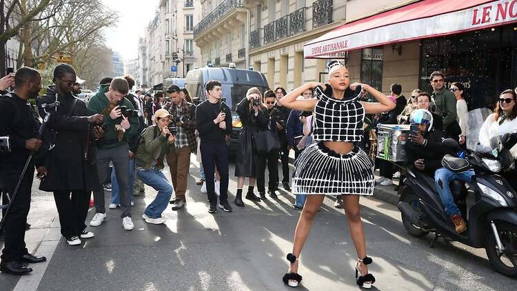 Sur le trottoir les fashions - Sonia Reveyaz - Image 2