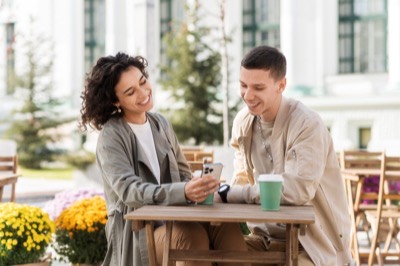 First Date'te Sorabileceğin 10 Soru