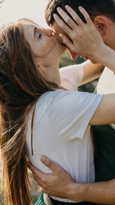 Zodiac Signs That Love Slow-Burning Romance
