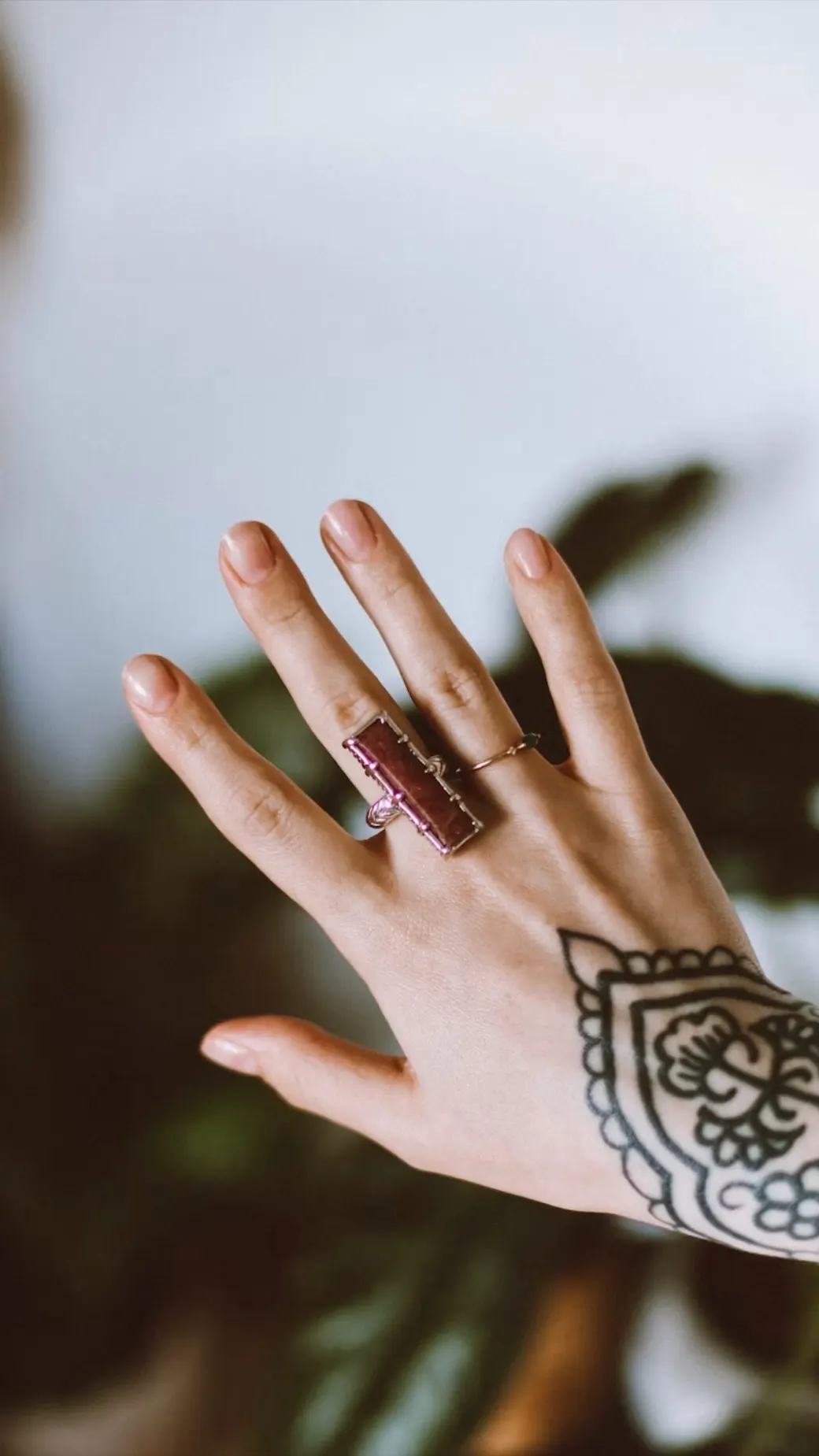 "Bare Nails" Akımı