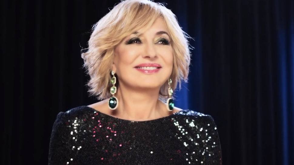 Гугуш иранская певица. Googoosh. Googoosh Гугуш. Googoosh 2021. Маранди иранская певица.