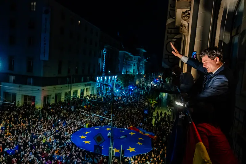 Bucharest Takes All of Romania: Mayor Nicușor Dan Becomes President