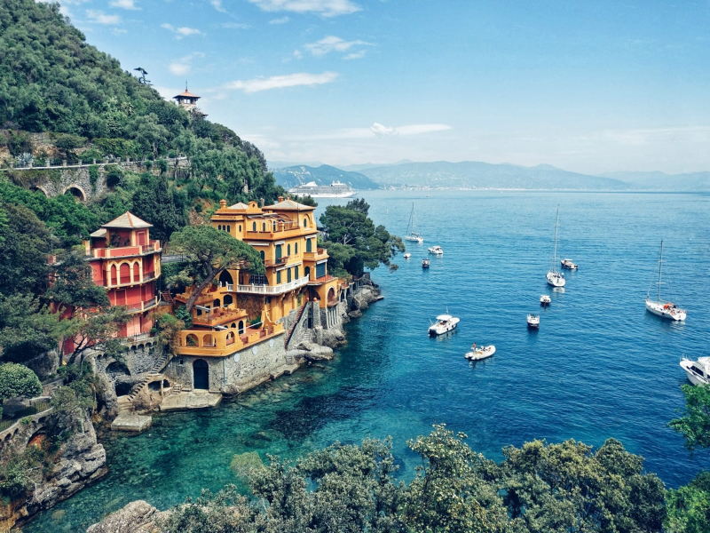 Portofino объявил войну босоногим и купальникам