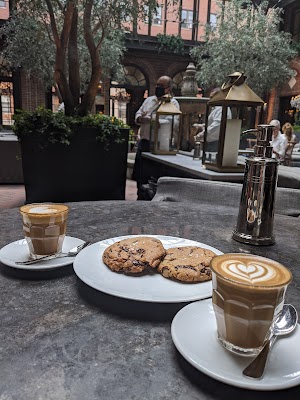 3 Arts Club Cafe at RH Chicago