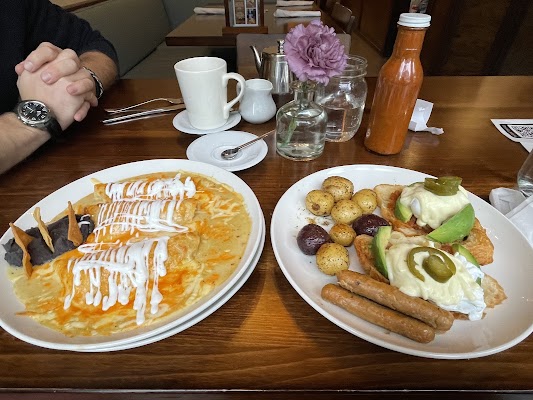 Brunch Vancouver | Breakfast & Brunch Restaurant