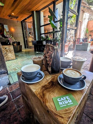 CAFE NIDO: Coffee & Books
