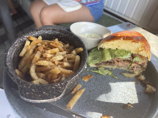 Honey Moon Spirit Lounge