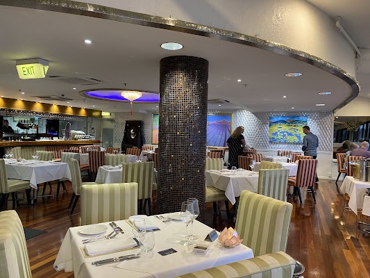 La Vue Waterfront Restaurant