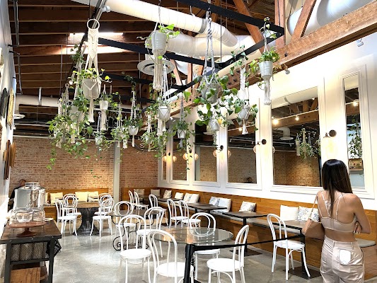 Larchmont Bungalow Cafe