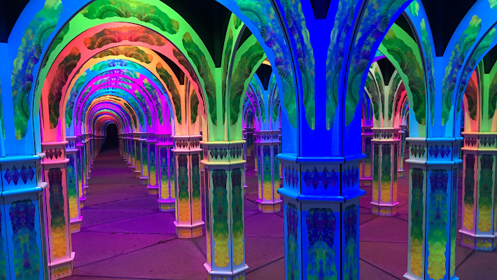 Magowan's Infinite Mirror Maze