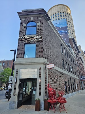 Moon Bar