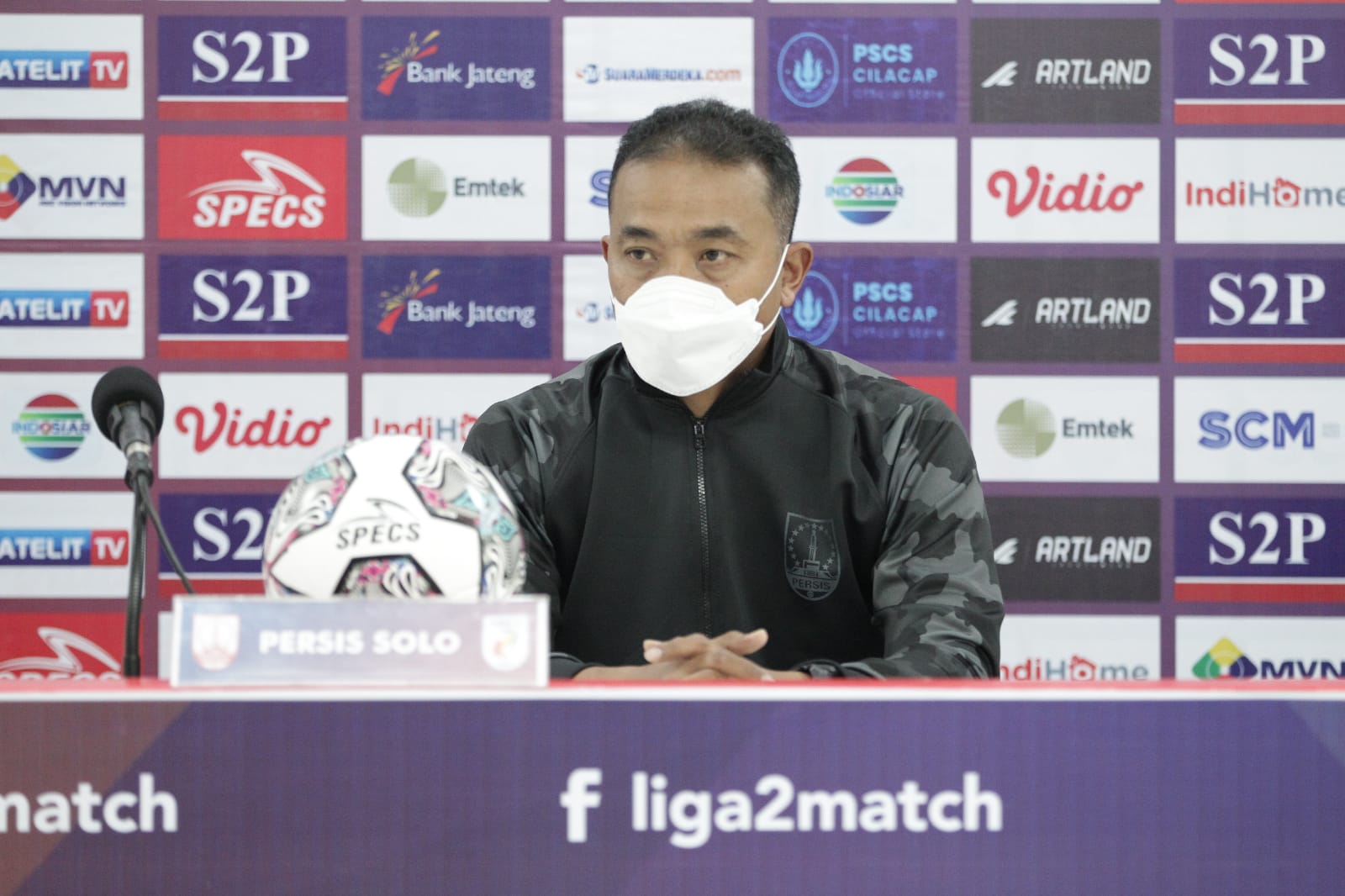 Coach Eko saat presscon PERSIS vs Persijap.jpg