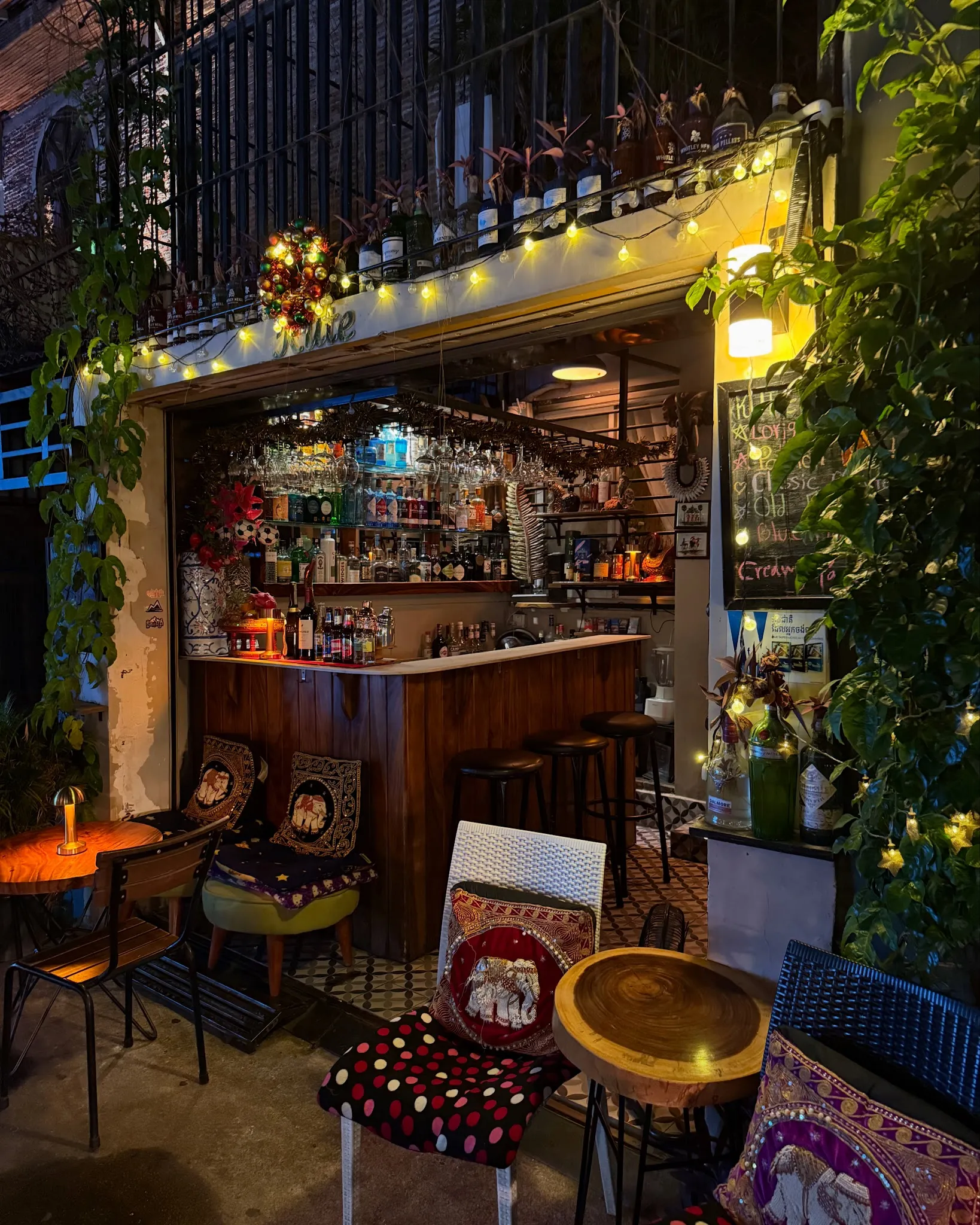 Kute Gin Bar, Bassac Lane