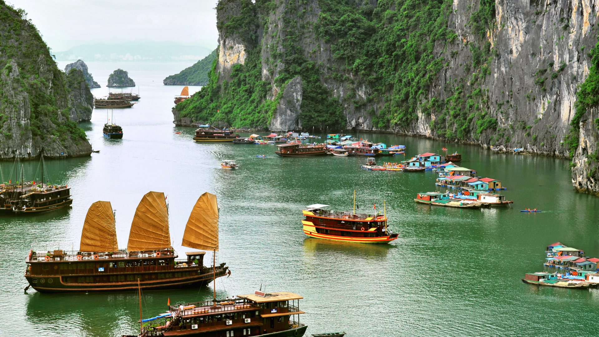Vietnam trip budget breakdown table for flights, stays and food in 2026