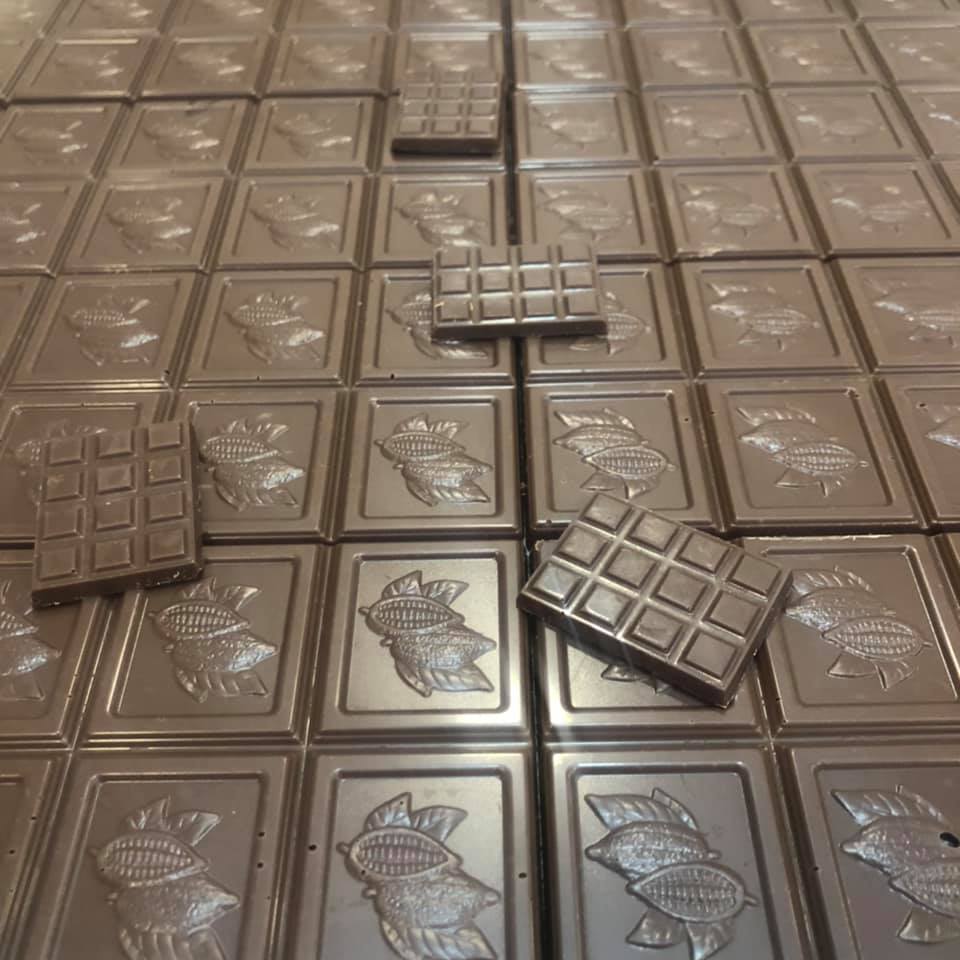 https://firebasestorage.googleapis.com/v0/b/phonesites-prod.appspot.com/o/images%2FBeJ26dvZjlTo81CQIJldhsnGPm83%2F1635152293574*TabletasChocolateNegro*jpg?alt=media&token=f7f6f838-43e5-4158-8459-64862b5147a8
