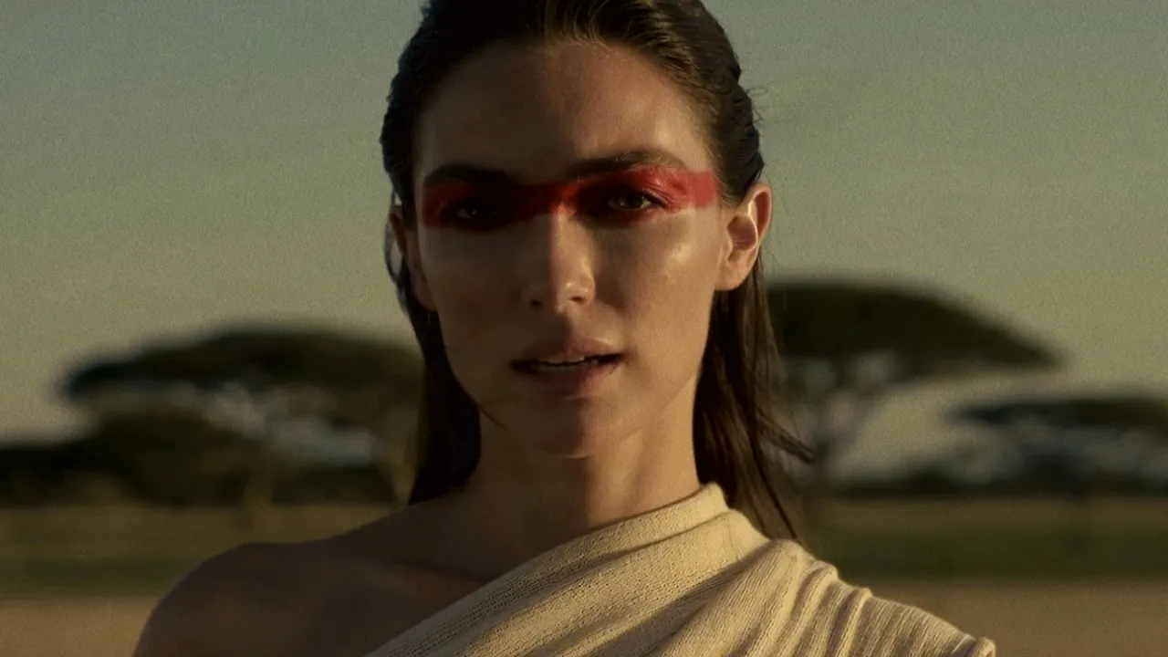 Standing in the Hush by LUNÈS