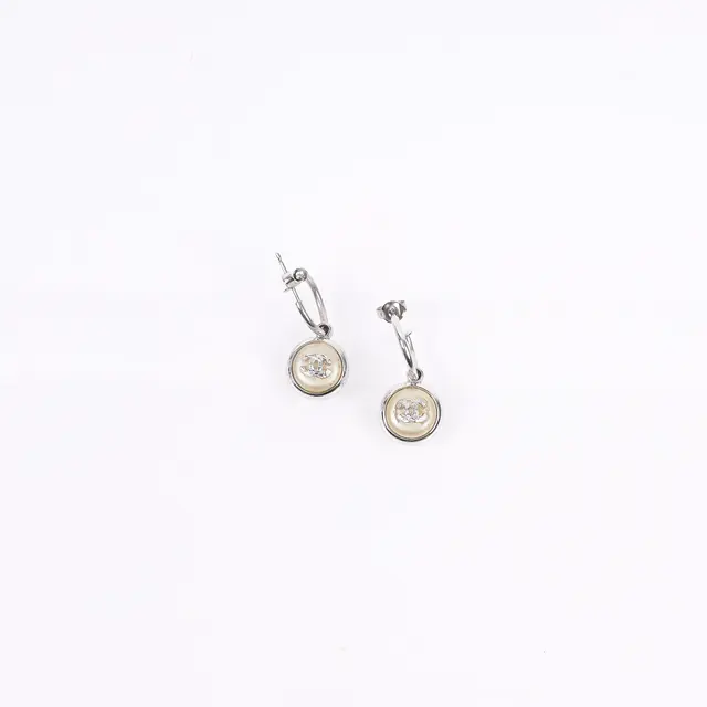 product shot — Chanel
