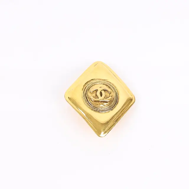 product shot — Chanel
