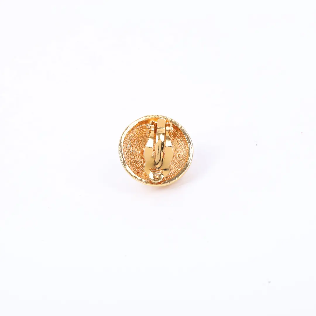 Chanel Vintage CC Quilted Gold Gold Plated Clip-on Earring