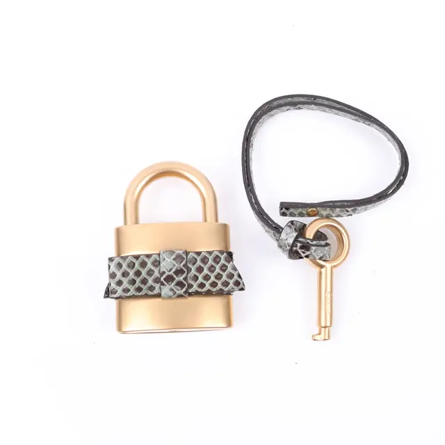 product shot — Chloe