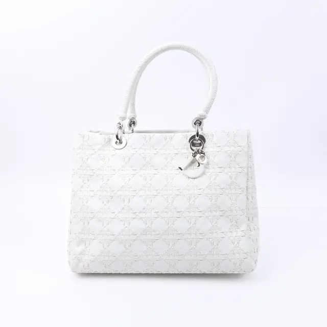 product shot — Christian Dior
