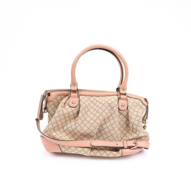 product shot — Gucci