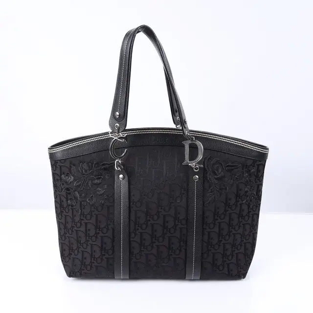 product shot — Dior