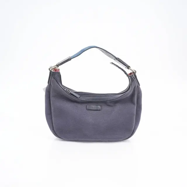product shot — Gucci