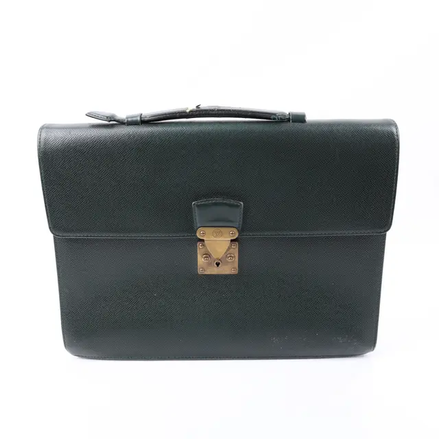product shot — Louis Vuitton