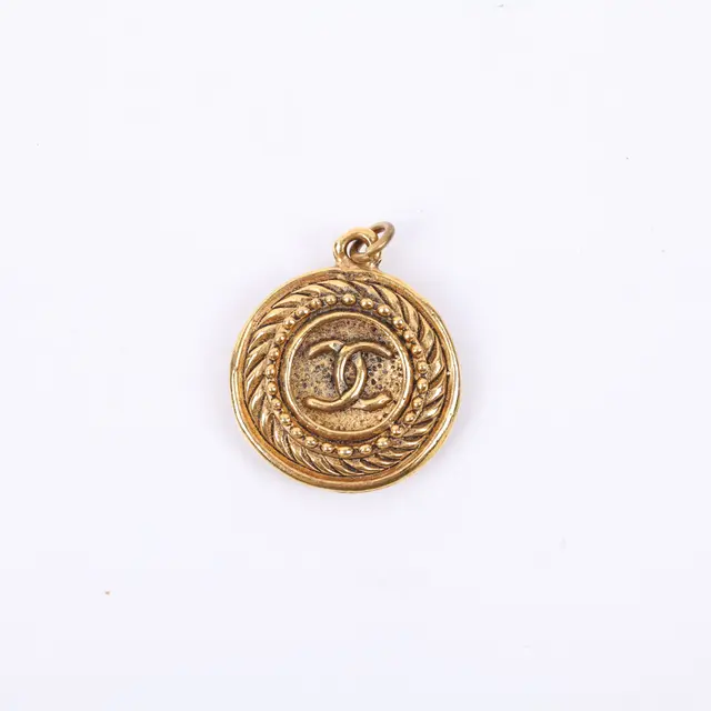 product shot — Chanel