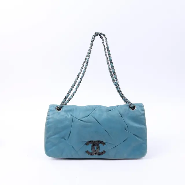 product shot — Chanel