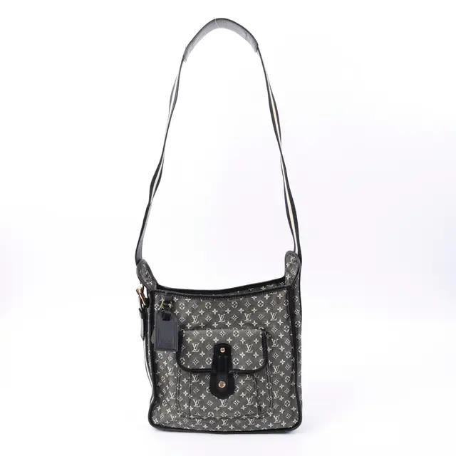 product shot — Louis Vuitton