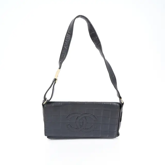 product shot — Chanel