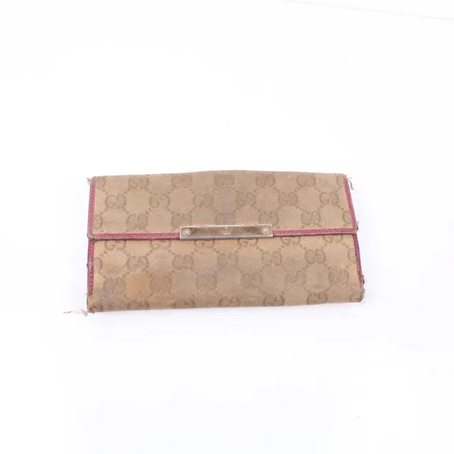 product shot — Gucci