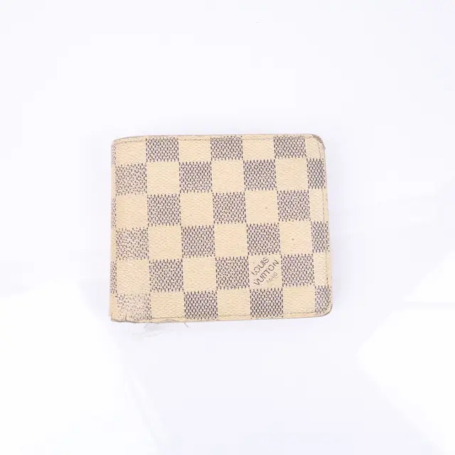 product shot — Louis Vuitton