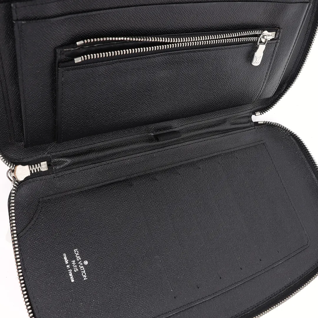 Louis Vuitton Atoll Black Taiga Leather Wallet