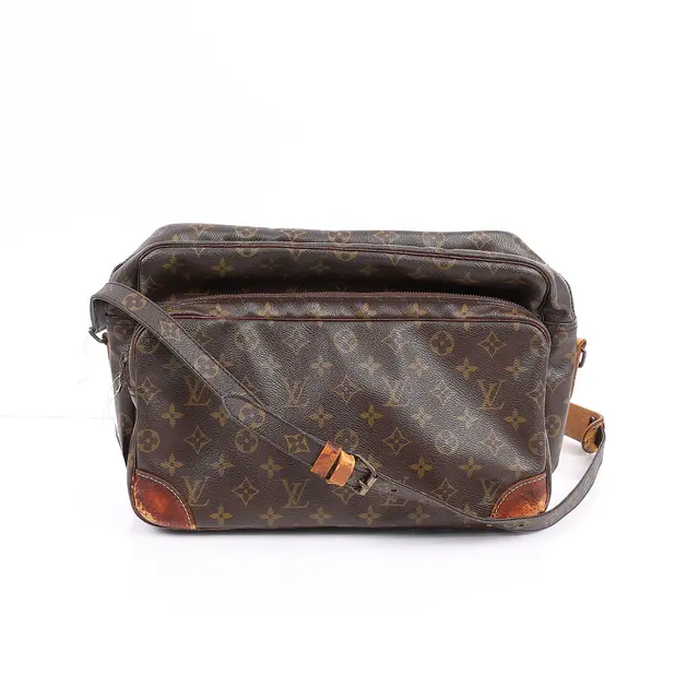 product shot — Louis Vuitton