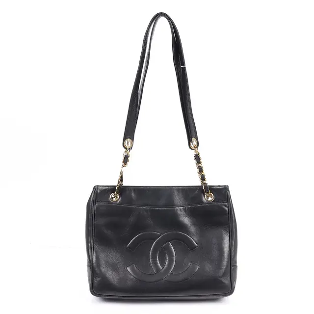product shot — Chanel