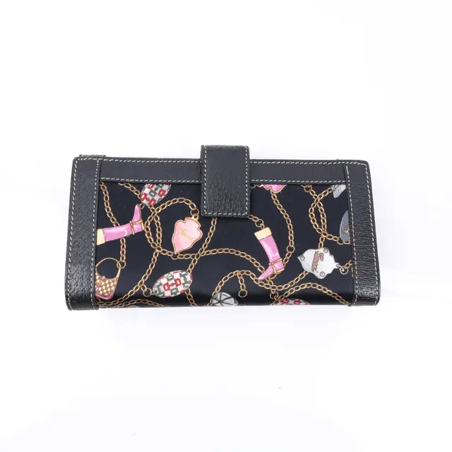 product shot — Gucci