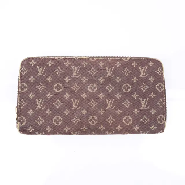 product shot — Louis Vuitton