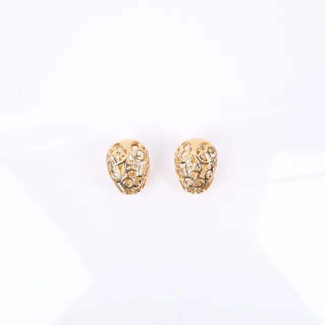 product shot — Yves Saint Laurent