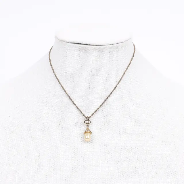 product shot — Christian Dior
