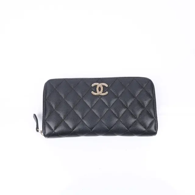 product shot — Chanel