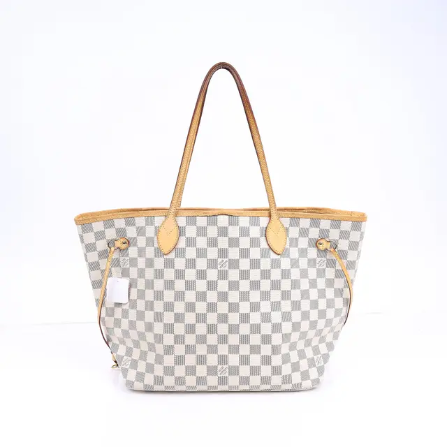 product shot — Louis Vuitton
