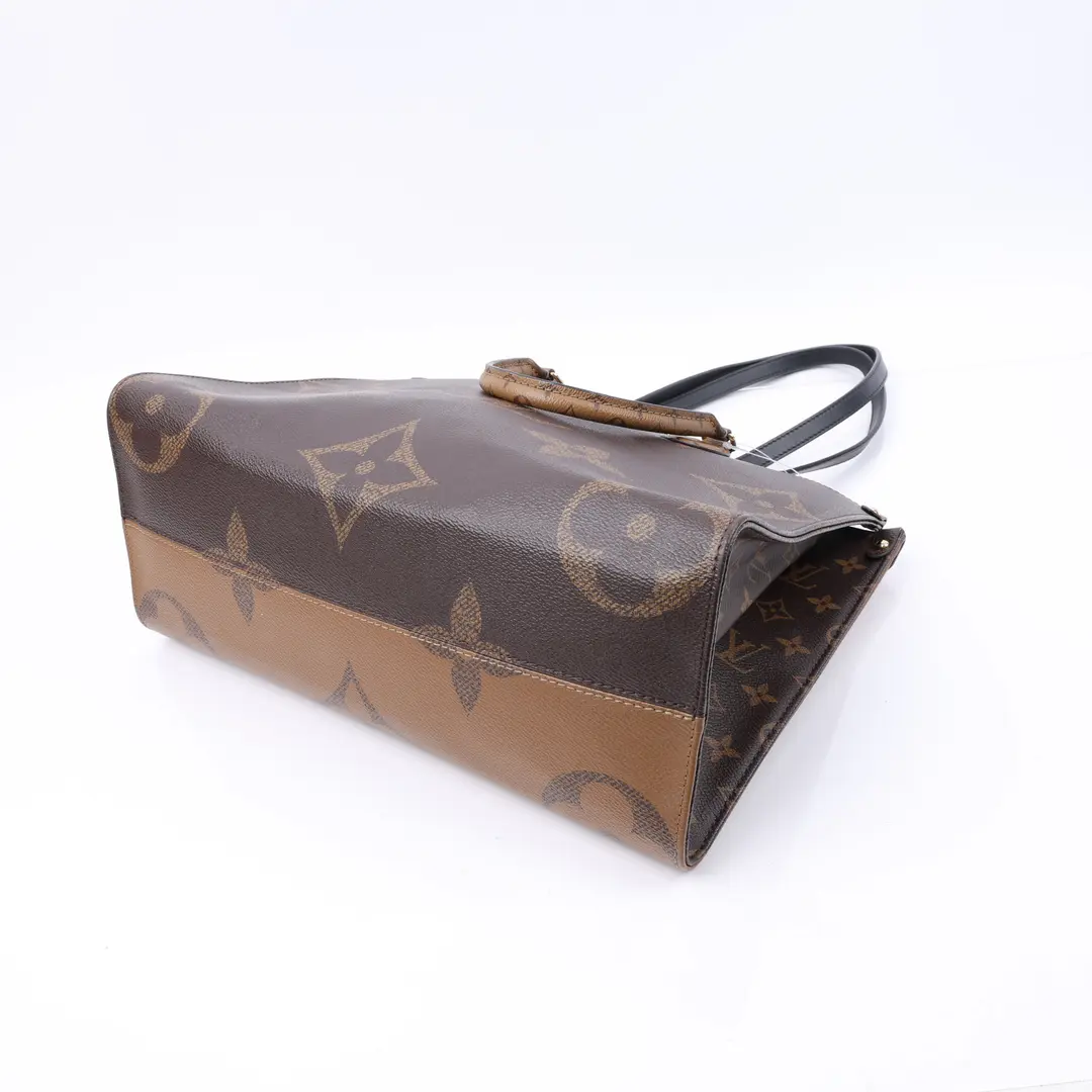 Louis Vuitton OnTheGo MM Brown Monogram Giant Tote Bag