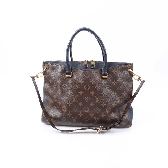 product shot — Louis Vuitton